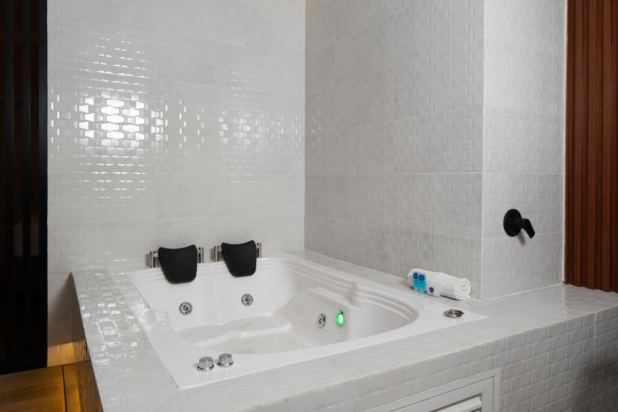 Hotel Byhours Circunvalar - Adults Only Barranquilla  Exteriör bild